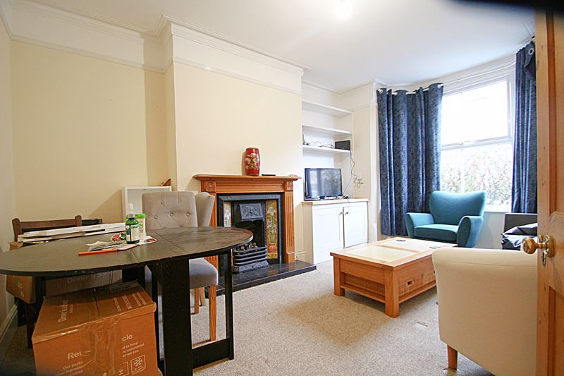 Lounge- click for photo gallery
